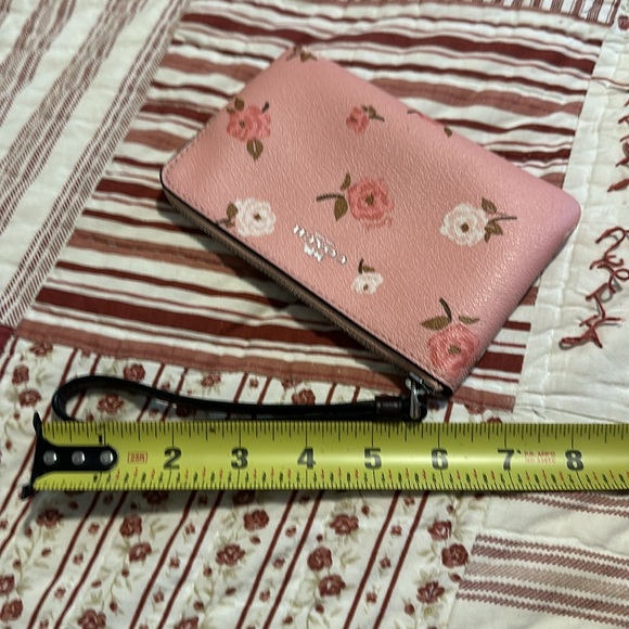 Coach Wristlet-pink with flowers - Picture 4 of 5